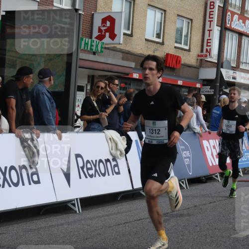 15.09.2024 - PSD Bank Halbmarathon Michael Strokosch http://msf.ph/oto/7062898 15.09.2024 11:50:26 Ziel 783, 1296, 1312, 1463, 1491, 1521, 1619, 1743, 1813, 1851, 1940, 2436, 2508, 2514, 2719, 3546 meine-sportfotos.de