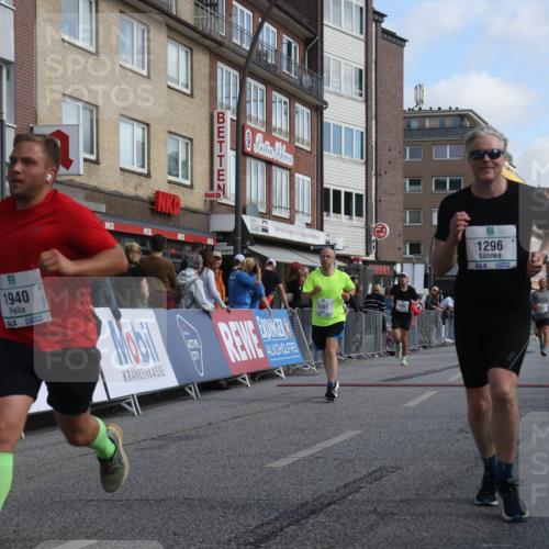 15.09.2024 - PSD Bank Halbmarathon Michael Strokosch http://msf.ph/oto/7062943 15.09.2024 11:50:35 Ziel 783, 1296, 1312, 1493, 1501, 1632, 1666, 1813, 1851, 1940, 2514, 2666, 3546 meine-sportfotos.de