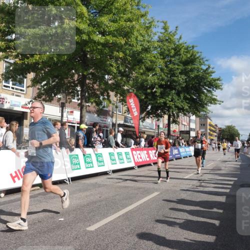 15.09.2024 - PSD Bank Halbmarathon Miley Keyser http://msf.ph/oto/7062968 15.09.2024 12:12:02 Ziel 1856, 2001, 2013, 2065, 2120, 2227, 2809, 2810, 3531 meine-sportfotos.de