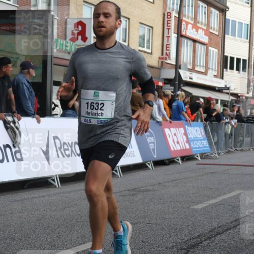 15.09.2024 - PSD Bank Halbmarathon Michael Strokosch http://msf.ph/oto/7062983 15.09.2024 11:50:42 Ziel 974, 1296, 1493, 1501, 1632, 1666, 1813, 1940, 2269, 2284, 2492, 2658, 2666, 3545 meine-sportfotos.de