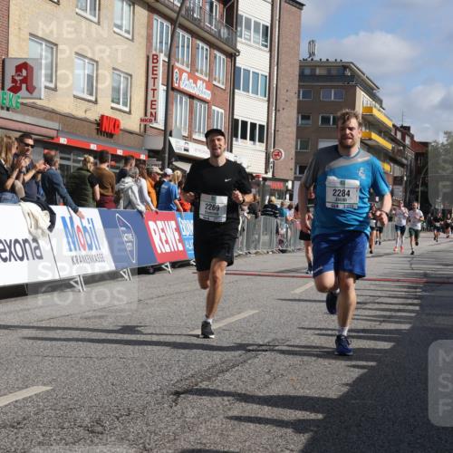 15.09.2024 - PSD Bank Halbmarathon Michael Strokosch http://msf.ph/oto/7063024 15.09.2024 11:50:50 Ziel 974, 1366, 1493, 1608, 1632, 1666, 1705, 2018, 2269, 2284, 2492, 2658, 2666, 2895, 3545 meine-sportfotos.de