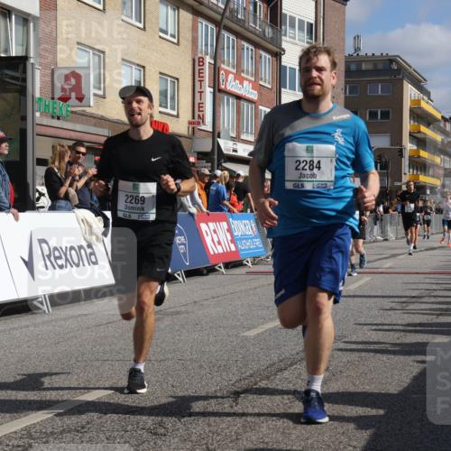 15.09.2024 - PSD Bank Halbmarathon Michael Strokosch http://msf.ph/oto/7063030 15.09.2024 11:50:51 Ziel 974, 1366, 1493, 1608, 1632, 1666, 1705, 2018, 2269, 2284, 2492, 2658, 2666, 2895, 3545 meine-sportfotos.de
