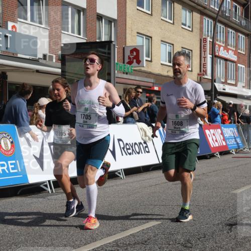 15.09.2024 - PSD Bank Halbmarathon Michael Strokosch http://msf.ph/oto/7063063 15.09.2024 11:50:58 Ziel 974, 1150, 1366, 1406, 1608, 1645, 1705, 1735, 2018, 2269, 2284, 2492, 2658, 2895, 3545 meine-sportfotos.de