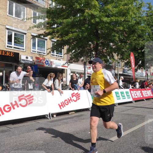 15.09.2024 - PSD Bank Halbmarathon Miley Keyser http://msf.ph/oto/7063126 15.09.2024 12:12:12 Ziel 986, 1610, 2001, 2013, 2065, 2120, 2139, 2140, 2202, 2227, 3009, 3531 meine-sportfotos.de