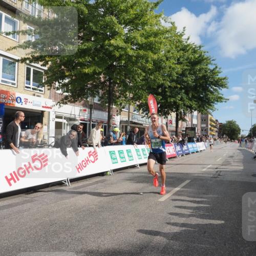 15.09.2024 - PSD Bank Halbmarathon Miley Keyser http://msf.ph/oto/7063264 15.09.2024 11:10:37 Ziel 404, 511, 512, 520, 840 meine-sportfotos.de