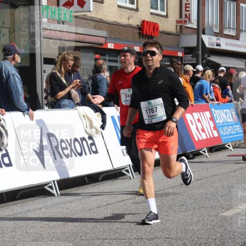 15.09.2024 - PSD Bank Halbmarathon Michael Strokosch http://msf.ph/oto/7063273 15.09.2024 11:51:43 Ziel 1192, 1494, 1553, 1767, 1772, 1793, 2314, 2487, 2536, 2566, 2569, 2636, 2725, 2825, 2835, 3035, 3518, 3547 meine-sportfotos.de