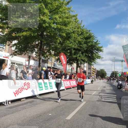 15.09.2024 - PSD Bank Halbmarathon Miley Keyser http://msf.ph/oto/7063275 15.09.2024 12:12:32 Ziel 1610, 2139, 2140, 2349, 3480 meine-sportfotos.de