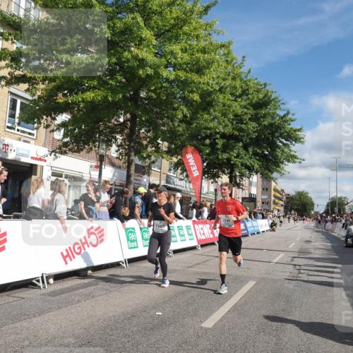 15.09.2024 - PSD Bank Halbmarathon Miley Keyser http://msf.ph/oto/7063284 15.09.2024 12:12:33 Ziel 2139, 2140, 2349, 3480 meine-sportfotos.de