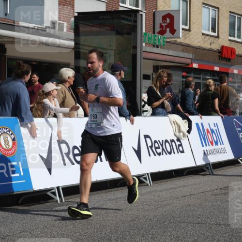 15.09.2024 - PSD Bank Halbmarathon Michael Strokosch http://msf.ph/oto/7063293 15.09.2024 11:51:46 Ziel 1192, 1494, 1553, 1661, 1767, 1793, 2487, 2536, 2636, 2725, 2775, 2825, 2835, 3035, 3518, 3547 meine-sportfotos.de