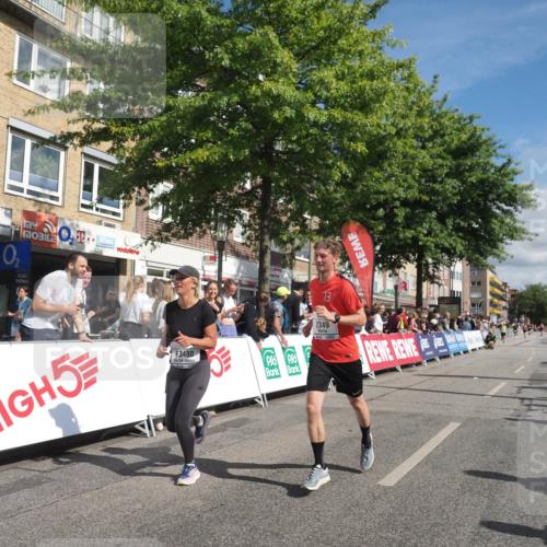 15.09.2024 - PSD Bank Halbmarathon Miley Keyser http://msf.ph/oto/7063306 15.09.2024 12:12:33 Ziel 2139, 2140, 2349, 3480 meine-sportfotos.de