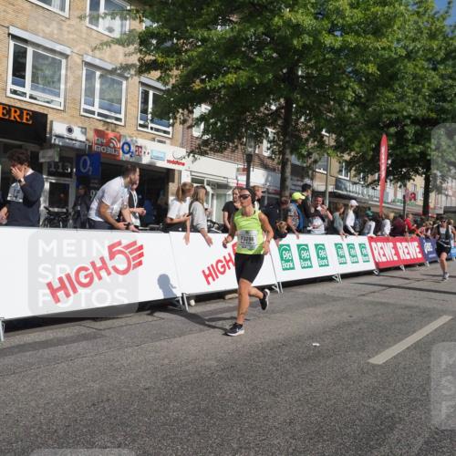 15.09.2024 - PSD Bank Halbmarathon Miley Keyser http://msf.ph/oto/7063331 15.09.2024 12:12:47 Ziel 2210, 2926, 3296 meine-sportfotos.de