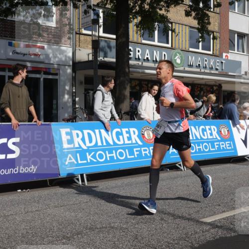 15.09.2024 - PSD Bank Halbmarathon Michael Strokosch http://msf.ph/oto/7063354 15.09.2024 11:51:54 Ziel 1494, 1552, 1606, 1661, 1767, 1793, 2487, 2493, 2536, 2725, 2775, 2825, 2835, 3518 meine-sportfotos.de