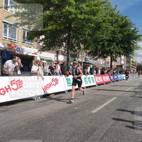 15.09.2024 - PSD Bank Halbmarathon Miley Keyser http://msf.ph/oto/7063358 15.09.2024 12:12:48 Ziel 2210, 2926, 3296 meine-sportfotos.de