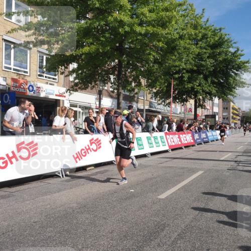 15.09.2024 - PSD Bank Halbmarathon Miley Keyser http://msf.ph/oto/7063362 15.09.2024 12:12:48 Ziel 2210, 2926, 3296 meine-sportfotos.de