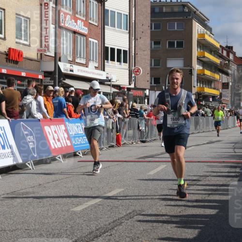 15.09.2024 - PSD Bank Halbmarathon Michael Strokosch http://msf.ph/oto/7063366 15.09.2024 11:51:56 Ziel 1494, 1552, 1606, 1661, 1793, 2493, 2536, 2725, 2775, 2825, 2835, 3518 meine-sportfotos.de