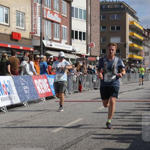 15.09.2024 - PSD Bank Halbmarathon Michael Strokosch http://msf.ph/oto/7063369 15.09.2024 11:51:57 Ziel 1494, 1552, 1606, 1661, 2493, 2536, 2725, 2775, 2825, 2835, 3518 meine-sportfotos.de
