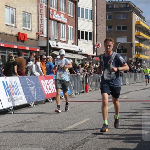 15.09.2024 - PSD Bank Halbmarathon Michael Strokosch http://msf.ph/oto/7063371 15.09.2024 11:51:57 Ziel 1494, 1552, 1606, 1661, 2493, 2536, 2725, 2775, 2825, 2835, 3518 meine-sportfotos.de