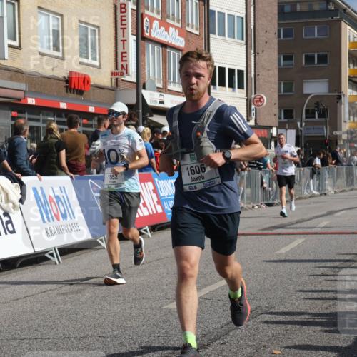 15.09.2024 - PSD Bank Halbmarathon Michael Strokosch http://msf.ph/oto/7063380 15.09.2024 11:51:58 Ziel 1494, 1552, 1606, 1661, 2493, 2536, 2725, 2775, 2825, 2835, 3518 meine-sportfotos.de