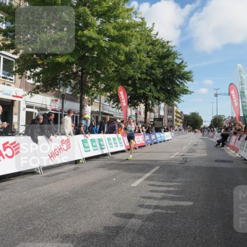 15.09.2024 - PSD Bank Halbmarathon Miley Keyser http://msf.ph/oto/7063394 15.09.2024 11:10:56 Ziel 481, 511, 523, 524, 543 meine-sportfotos.de