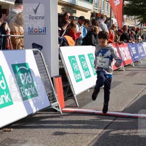 15.09.2024 - PSD Bank Halbmarathon Strokosch-Dieckow http://msf.ph/oto/7063443 15.09.2024 10:32:45 Ziel 40, 68, 157, 193, 232, 280, 301 meine-sportfotos.de