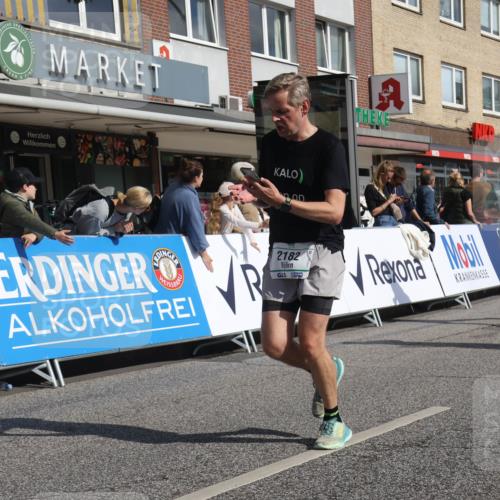 15.09.2024 - PSD Bank Halbmarathon Michael Strokosch http://msf.ph/oto/7063480 15.09.2024 11:52:14 Ziel 1354, 1380, 1667, 1908, 2182, 2422, 2493, 2502, 2655, 2693 meine-sportfotos.de