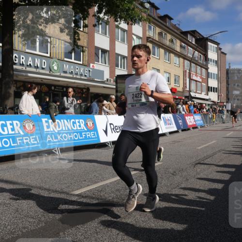 15.09.2024 - PSD Bank Halbmarathon Michael Strokosch http://msf.ph/oto/7063519 15.09.2024 11:52:19 Ziel 1354, 1380, 1556, 1569, 1667, 1908, 1980, 2182, 2422, 2502, 2655, 2693 meine-sportfotos.de
