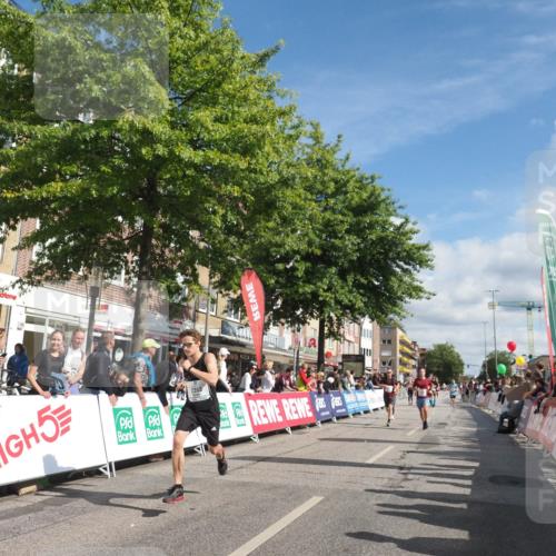 15.09.2024 - PSD Bank Halbmarathon Miley Keyser http://msf.ph/oto/7063611 15.09.2024 12:13:19 Ziel 1815, 1982, 2064, 2099, 2100, 2203, 2300, 2393, 2732, 2856, 3043, 3254, 3497 meine-sportfotos.de