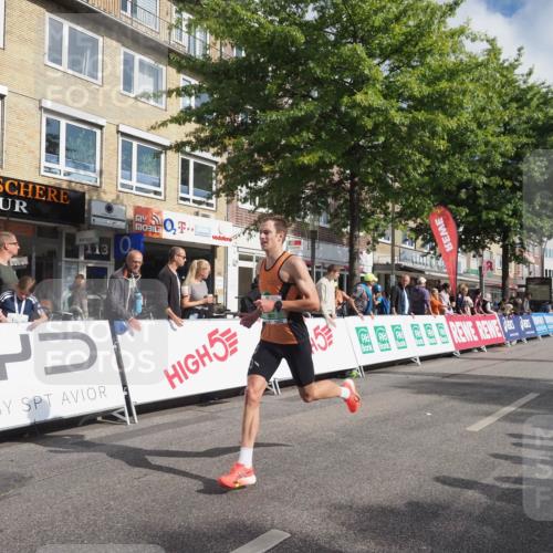 15.09.2024 - PSD Bank Halbmarathon Miley Keyser http://msf.ph/oto/7063613 15.09.2024 11:11:18 Ziel 513, 518 meine-sportfotos.de