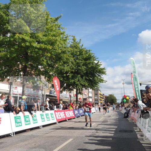 15.09.2024 - PSD Bank Halbmarathon Miley Keyser http://msf.ph/oto/7063643 15.09.2024 12:13:21 Ziel 1982, 2050, 2064, 2099, 2100, 2148, 2178, 2203, 2300, 2393, 3043, 3044, 3254, 3497 meine-sportfotos.de