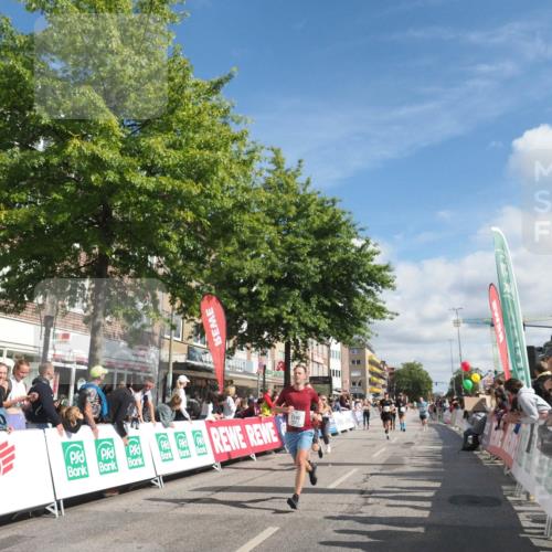 15.09.2024 - PSD Bank Halbmarathon Miley Keyser http://msf.ph/oto/7063657 15.09.2024 12:13:21 Ziel 1982, 2050, 2064, 2099, 2100, 2148, 2178, 2203, 2300, 2393, 3043, 3044, 3254, 3497 meine-sportfotos.de