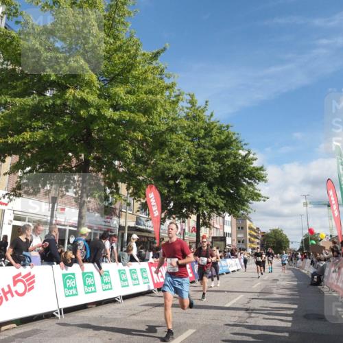 15.09.2024 - PSD Bank Halbmarathon Miley Keyser http://msf.ph/oto/7063660 15.09.2024 12:13:21 Ziel 1982, 2050, 2064, 2099, 2100, 2148, 2178, 2203, 2300, 2393, 3043, 3044, 3254, 3497 meine-sportfotos.de