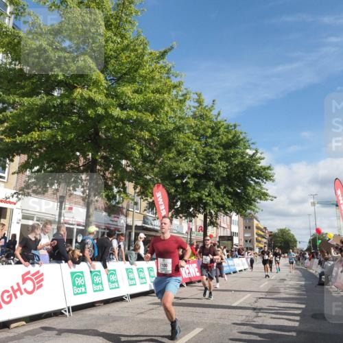 15.09.2024 - PSD Bank Halbmarathon Miley Keyser http://msf.ph/oto/7063666 15.09.2024 12:13:21 Ziel 1982, 2050, 2064, 2099, 2100, 2148, 2178, 2203, 2300, 2393, 3043, 3044, 3254, 3497 meine-sportfotos.de
