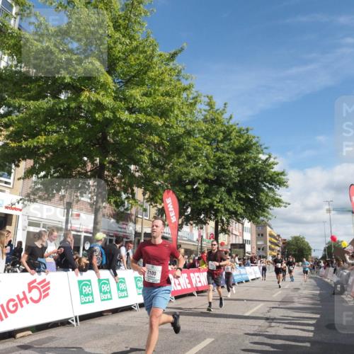 15.09.2024 - PSD Bank Halbmarathon Miley Keyser http://msf.ph/oto/7063671 15.09.2024 12:13:22 Ziel 1982, 2050, 2064, 2099, 2100, 2148, 2178, 2203, 2300, 2393, 3043, 3044, 3254, 3497 meine-sportfotos.de