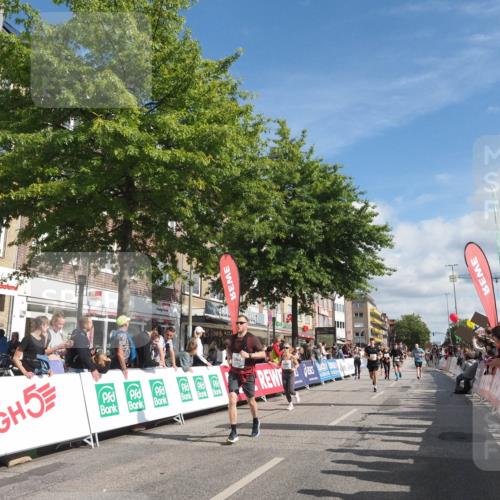 15.09.2024 - PSD Bank Halbmarathon Miley Keyser http://msf.ph/oto/7063679 15.09.2024 12:13:22 Ziel 1982, 2050, 2064, 2099, 2100, 2148, 2178, 2203, 2300, 2393, 3043, 3044, 3254, 3497 meine-sportfotos.de