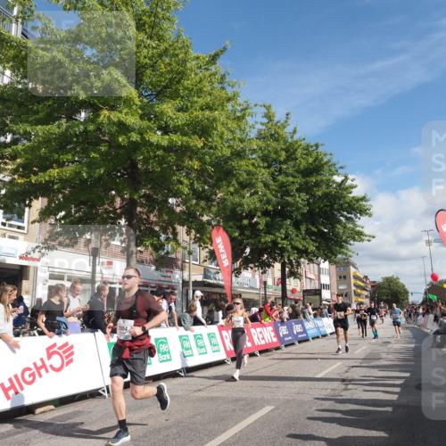 15.09.2024 - PSD Bank Halbmarathon Miley Keyser http://msf.ph/oto/7063685 15.09.2024 12:13:23 Ziel 1982, 2050, 2064, 2099, 2100, 2148, 2178, 2203, 2300, 2393, 3043, 3044, 3254, 3497 meine-sportfotos.de
