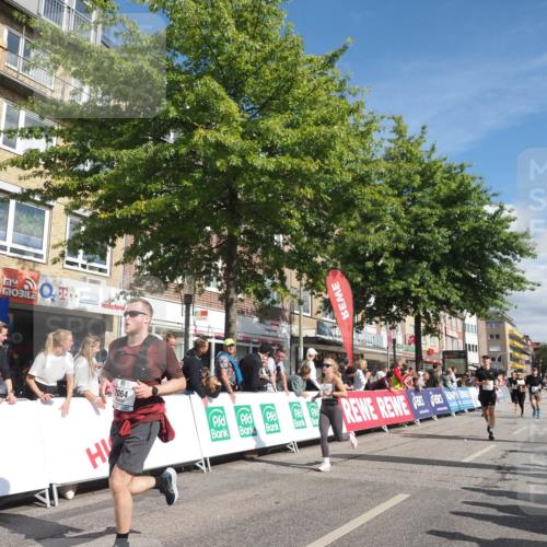 15.09.2024 - PSD Bank Halbmarathon Miley Keyser http://msf.ph/oto/7063697 15.09.2024 12:13:23 Ziel 1982, 2050, 2064, 2099, 2100, 2148, 2178, 2203, 2300, 2393, 3043, 3044, 3254, 3497 meine-sportfotos.de