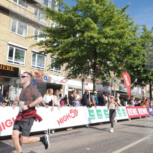 15.09.2024 - PSD Bank Halbmarathon Miley Keyser http://msf.ph/oto/7063710 15.09.2024 12:13:24 Ziel 1982, 2050, 2064, 2099, 2100, 2148, 2178, 2203, 2300, 2393, 3043, 3044, 3254, 3497 meine-sportfotos.de