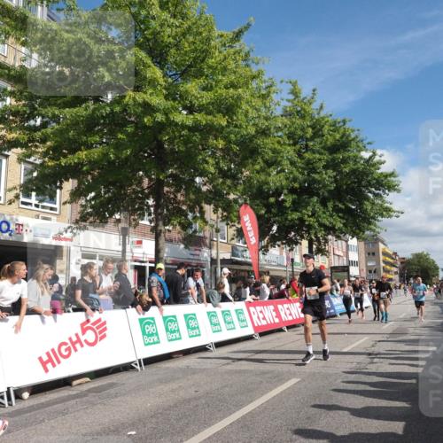 15.09.2024 - PSD Bank Halbmarathon Miley Keyser http://msf.ph/oto/7063724 15.09.2024 12:13:25 Ziel 1982, 2050, 2064, 2099, 2100, 2148, 2178, 2203, 2393, 3043, 3044, 3497, 3534 meine-sportfotos.de