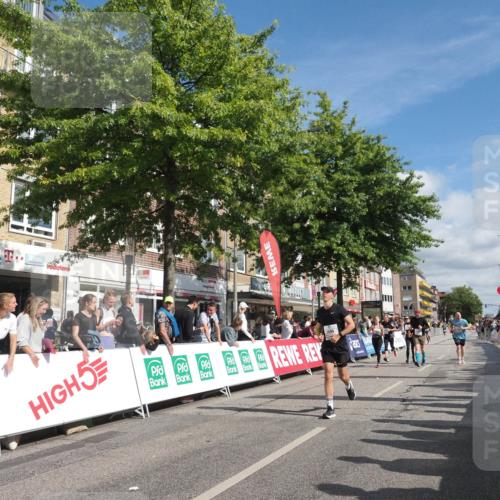 15.09.2024 - PSD Bank Halbmarathon Miley Keyser http://msf.ph/oto/7063729 15.09.2024 12:13:25 Ziel 1982, 2050, 2064, 2099, 2100, 2148, 2178, 2203, 2393, 3043, 3044, 3497, 3534 meine-sportfotos.de