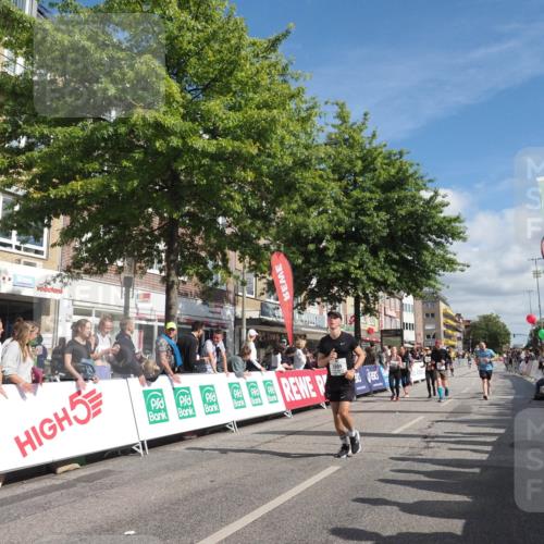 15.09.2024 - PSD Bank Halbmarathon Miley Keyser http://msf.ph/oto/7063734 15.09.2024 12:13:25 Ziel 1982, 2050, 2064, 2099, 2100, 2148, 2178, 2203, 2393, 3043, 3044, 3497, 3534 meine-sportfotos.de