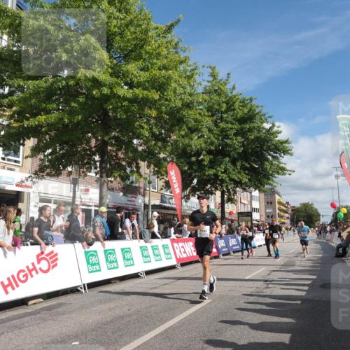 15.09.2024 - PSD Bank Halbmarathon Miley Keyser http://msf.ph/oto/7063739 15.09.2024 12:13:25 Ziel 1982, 2050, 2064, 2099, 2100, 2148, 2178, 2203, 2393, 3043, 3044, 3497, 3534 meine-sportfotos.de