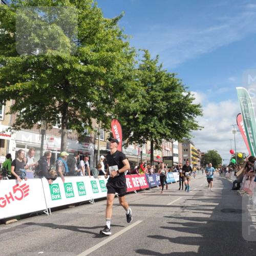 15.09.2024 - PSD Bank Halbmarathon Miley Keyser http://msf.ph/oto/7063743 15.09.2024 12:13:26 Ziel 1982, 2050, 2064, 2099, 2100, 2148, 2178, 2203, 2393, 3043, 3044, 3497, 3534 meine-sportfotos.de