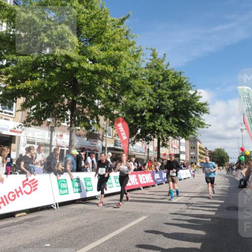 15.09.2024 - PSD Bank Halbmarathon Miley Keyser http://msf.ph/oto/7063782 15.09.2024 12:13:28 Ziel 1982, 2050, 2064, 2099, 2100, 2148, 2178, 2203, 3043, 3044, 3497, 3534 meine-sportfotos.de