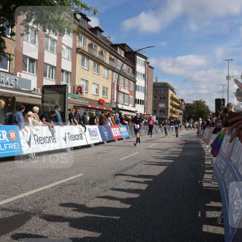 15.09.2024 - PSD Bank Halbmarathon Michael Strokosch http://msf.ph/oto/7063783 15.09.2024 11:52:55 Ziel 979, 1188, 1510, 1511, 1543, 1550, 1573, 1676, 1754, 1808, 1811, 1907, 2130, 2174, 2553, 2744 meine-sportfotos.de