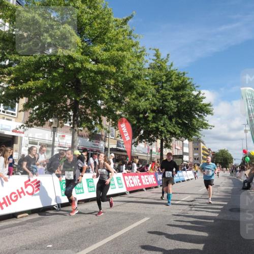 15.09.2024 - PSD Bank Halbmarathon Miley Keyser http://msf.ph/oto/7063788 15.09.2024 12:13:28 Ziel 1982, 2050, 2064, 2099, 2100, 2148, 2178, 2203, 3043, 3044, 3497, 3534 meine-sportfotos.de