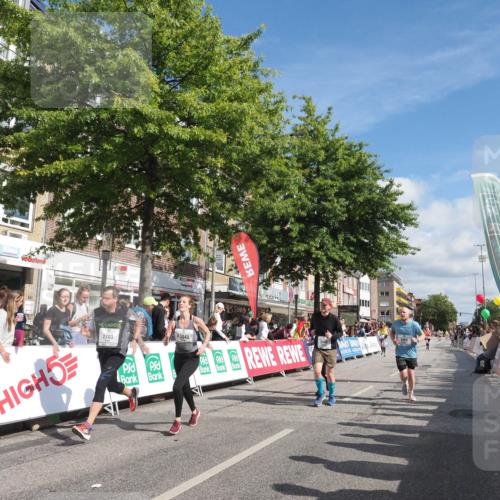 15.09.2024 - PSD Bank Halbmarathon Miley Keyser http://msf.ph/oto/7063791 15.09.2024 12:13:28 Ziel 1982, 2050, 2064, 2099, 2100, 2148, 2178, 2203, 3043, 3044, 3497, 3534 meine-sportfotos.de