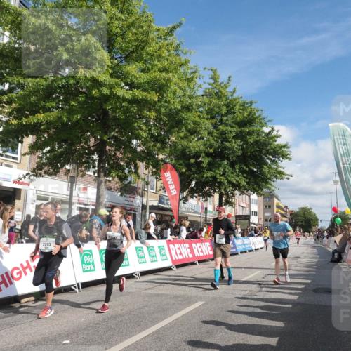 15.09.2024 - PSD Bank Halbmarathon Miley Keyser http://msf.ph/oto/7063796 15.09.2024 12:13:28 Ziel 1982, 2050, 2064, 2099, 2100, 2148, 2178, 2203, 3043, 3044, 3497, 3534 meine-sportfotos.de