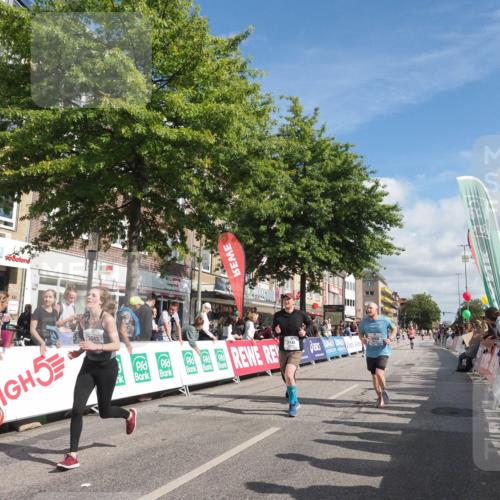 15.09.2024 - PSD Bank Halbmarathon Miley Keyser http://msf.ph/oto/7063800 15.09.2024 12:13:28 Ziel 1982, 2050, 2064, 2099, 2100, 2148, 2178, 2203, 3043, 3044, 3497, 3534 meine-sportfotos.de