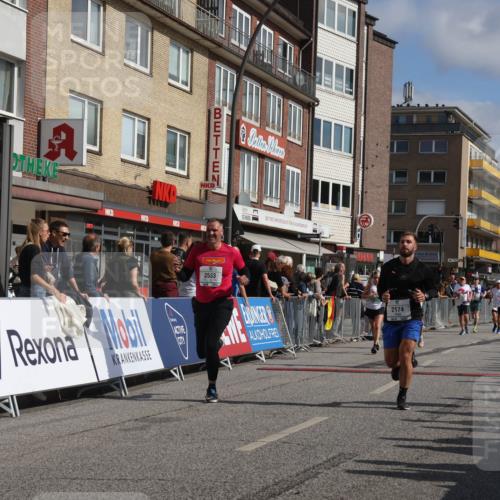 15.09.2024 - PSD Bank Halbmarathon Michael Strokosch http://msf.ph/oto/7063802 15.09.2024 11:52:58 Ziel 979, 1188, 1510, 1543, 1550, 1754, 1808, 1811, 2174, 2553 meine-sportfotos.de