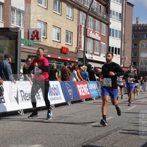 15.09.2024 - PSD Bank Halbmarathon Michael Strokosch http://msf.ph/oto/7063810 15.09.2024 11:52:59 Ziel 979, 1188, 1444, 1510, 1543, 1550, 1754, 1808, 1811, 2174, 2553 meine-sportfotos.de